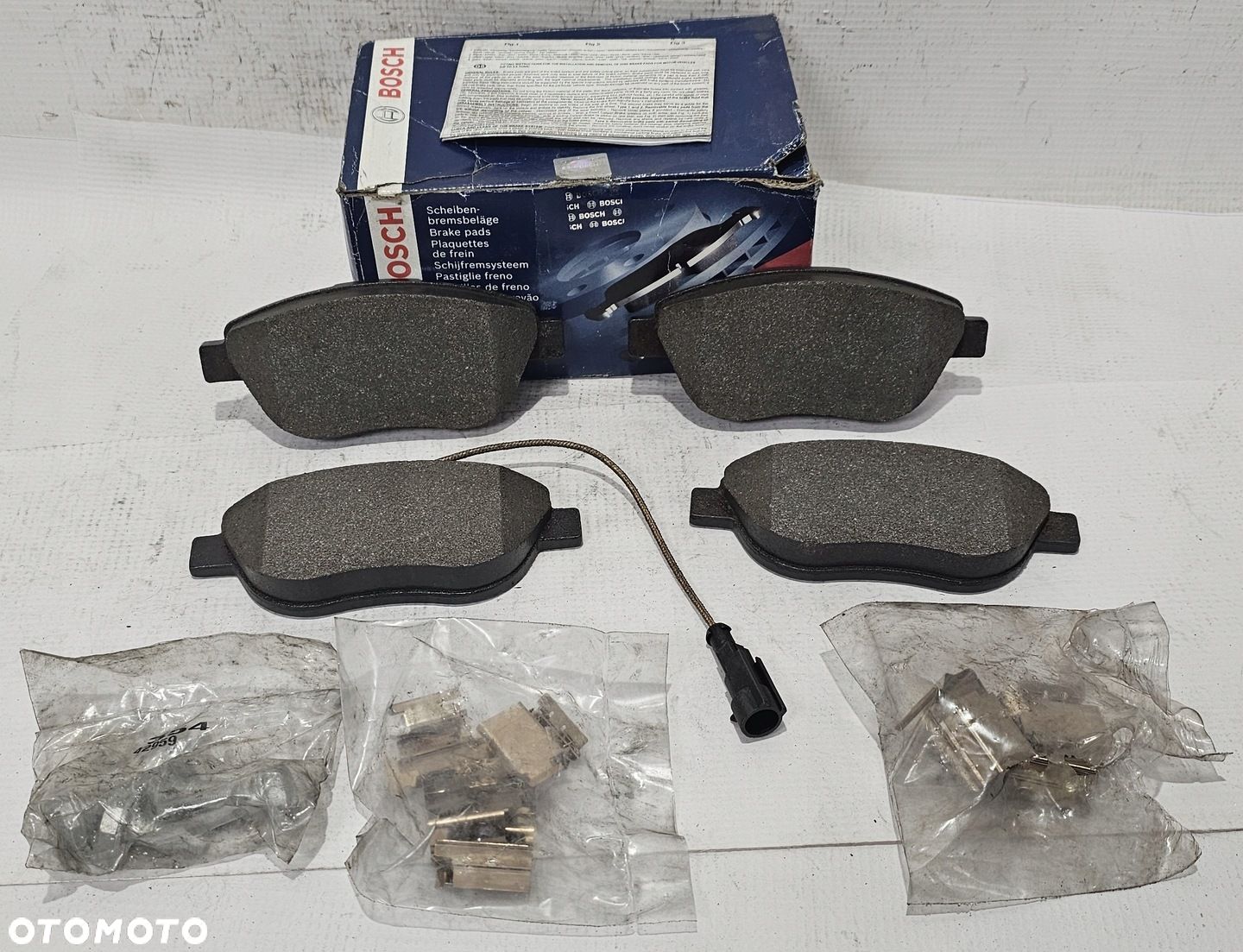 NOWE KLOCKI HAMULCOWE PRZÓD ABARTH / FIAT / LANCIA - 0986424596 - 1