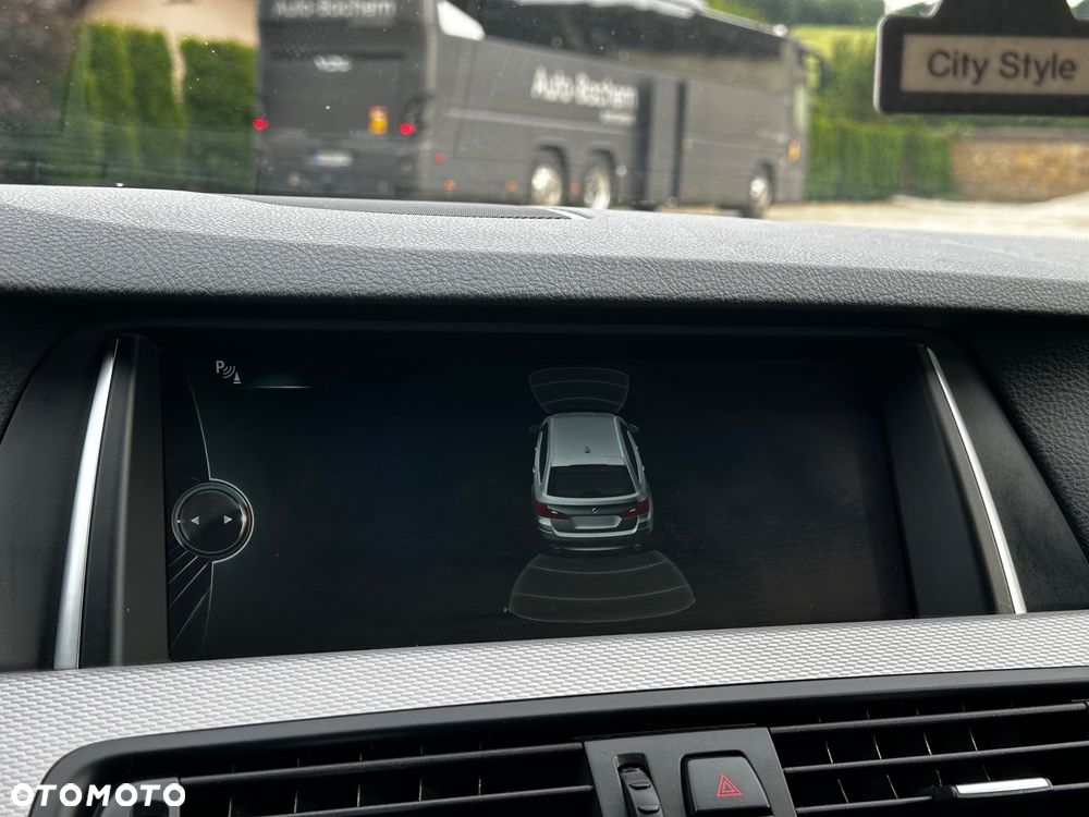 BMW Seria 5 520d - 24