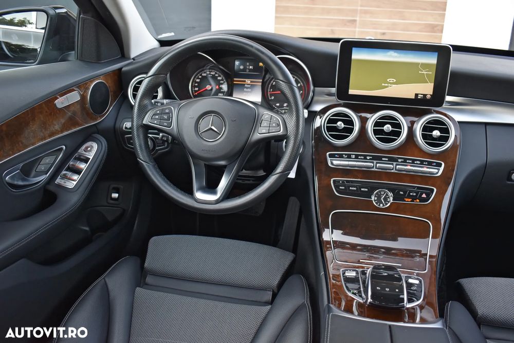Mercedes-Benz C - 9