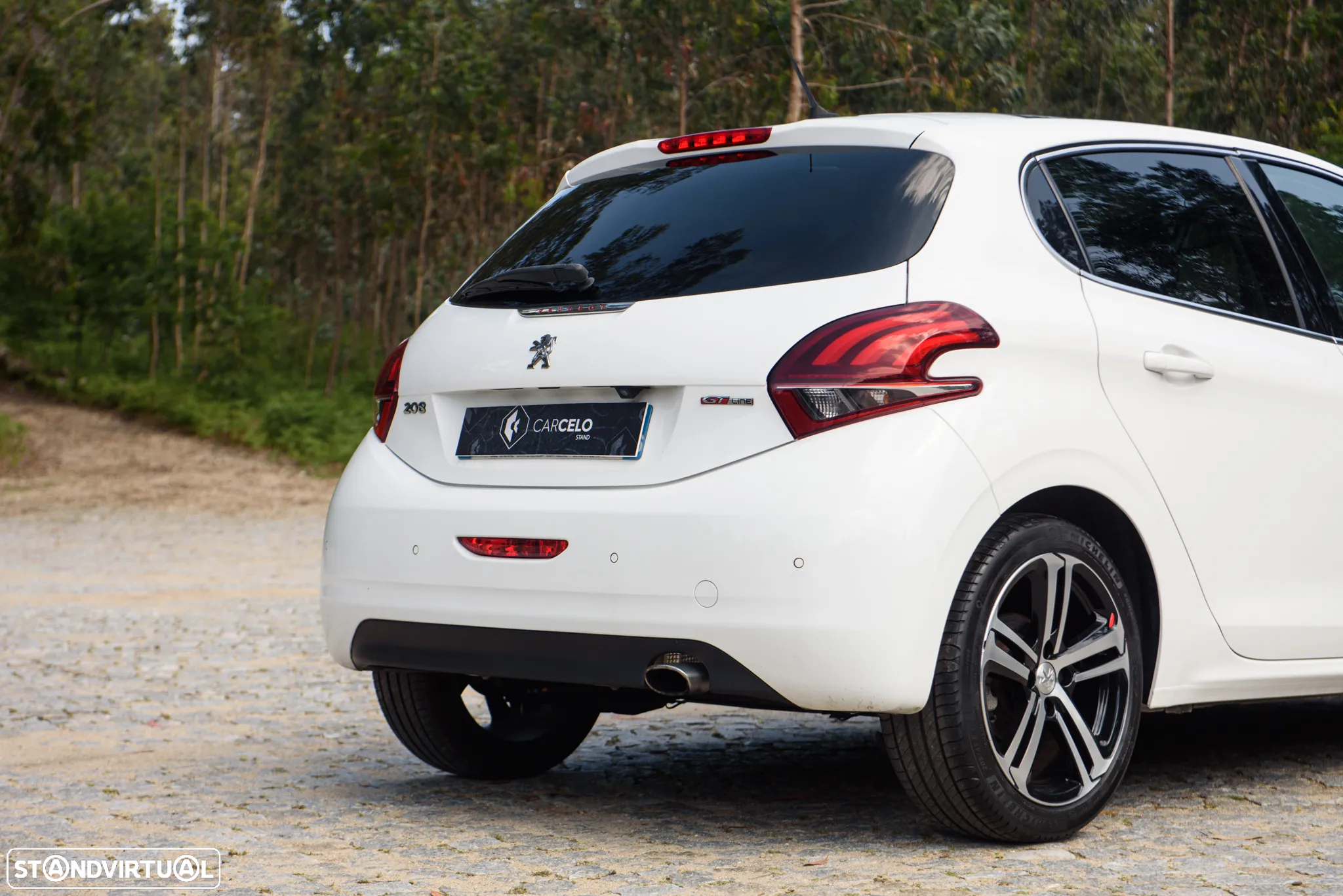 Peugeot 208 1.2 PureTech GT Line - 12