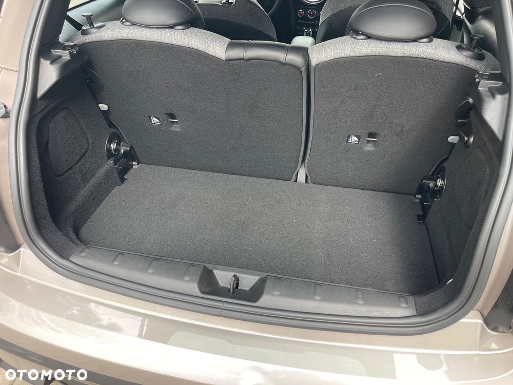 MINI Cooper Standard - 24