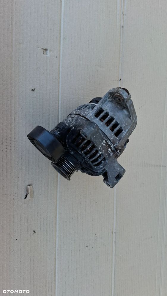BMW E60 E61 M54 ALTERNATOR - 3