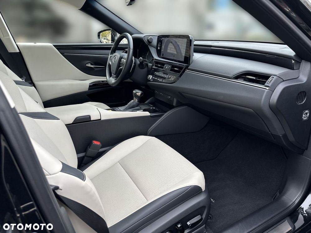 Lexus ES 300h Business Edition - 20