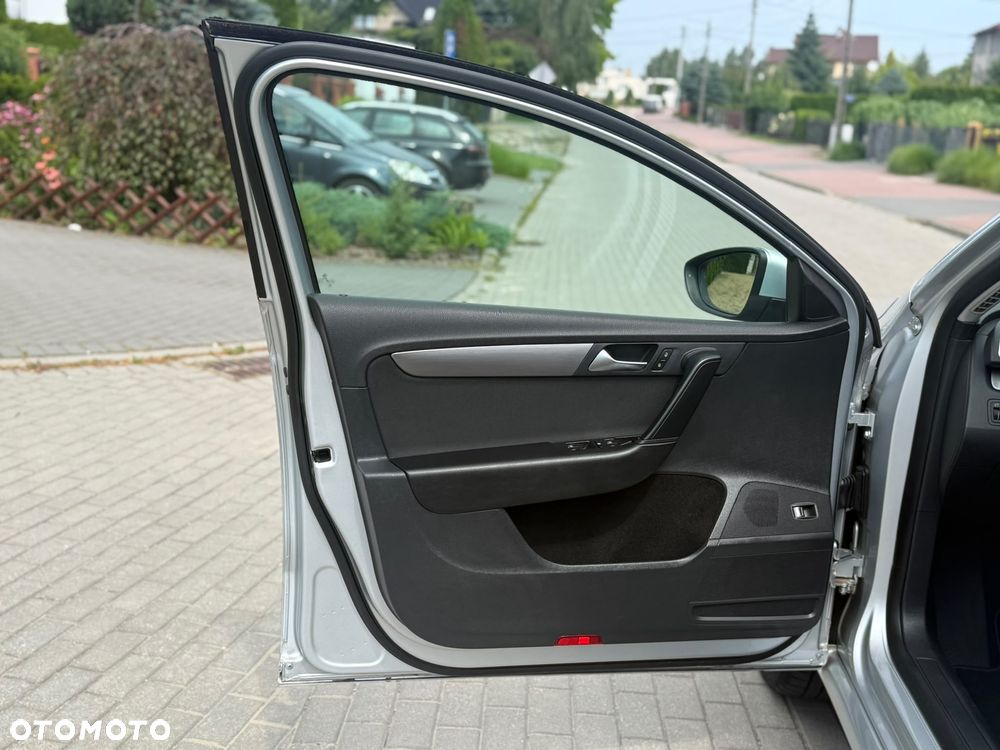 Volkswagen Passat - 24