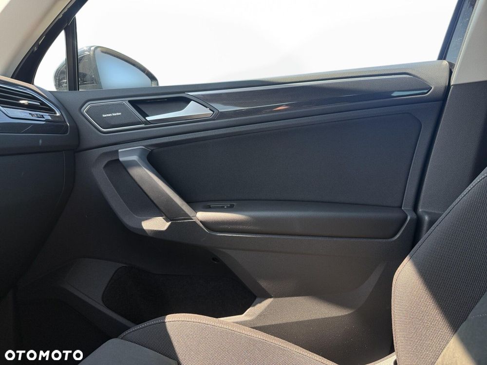 Volkswagen Tiguan 2.0 TSI 4Mot Elegance DSG - 23