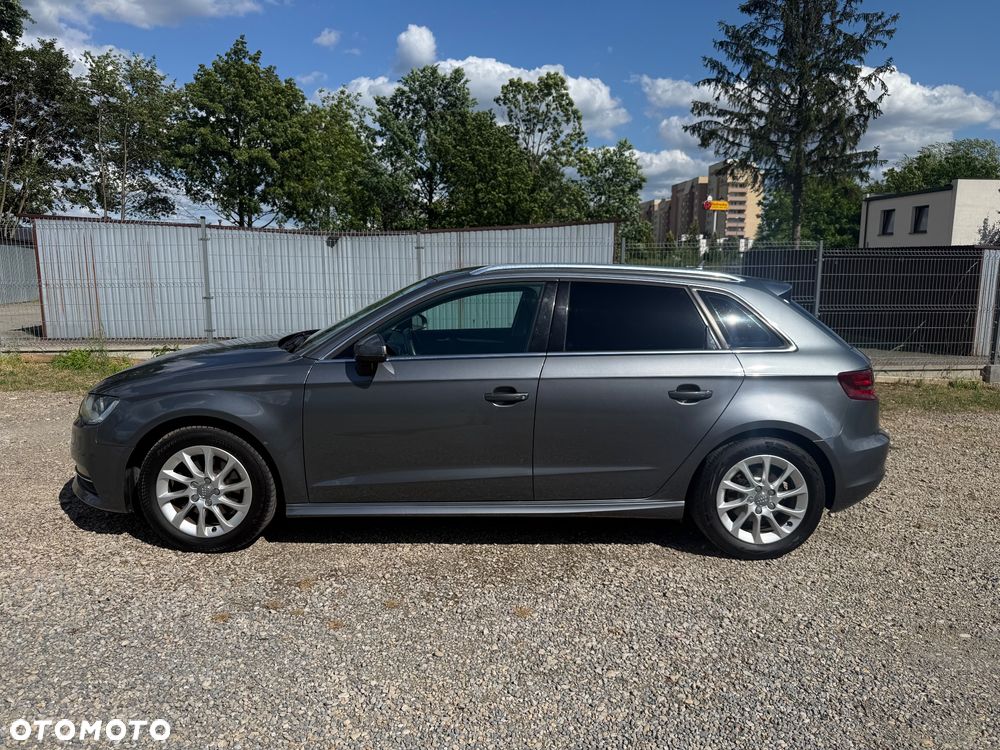 Audi A3 Sportback - 2