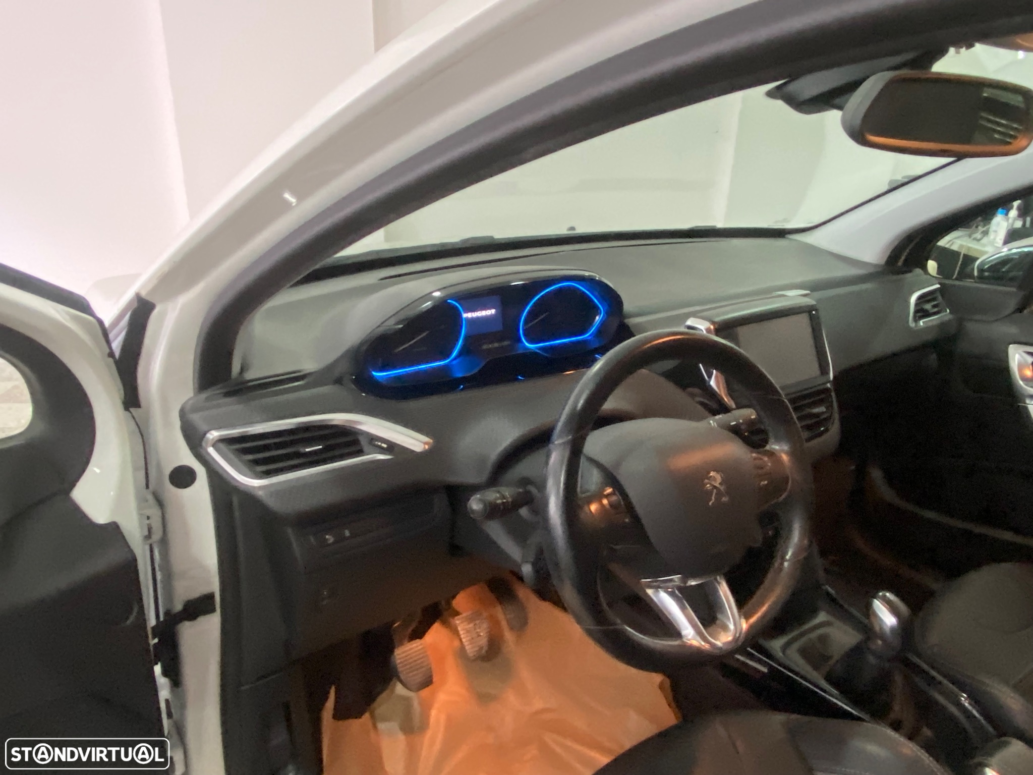 Peugeot 2008 1.2 PureTech Allure - 9