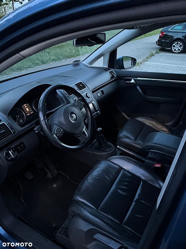 Volkswagen Touran - 6