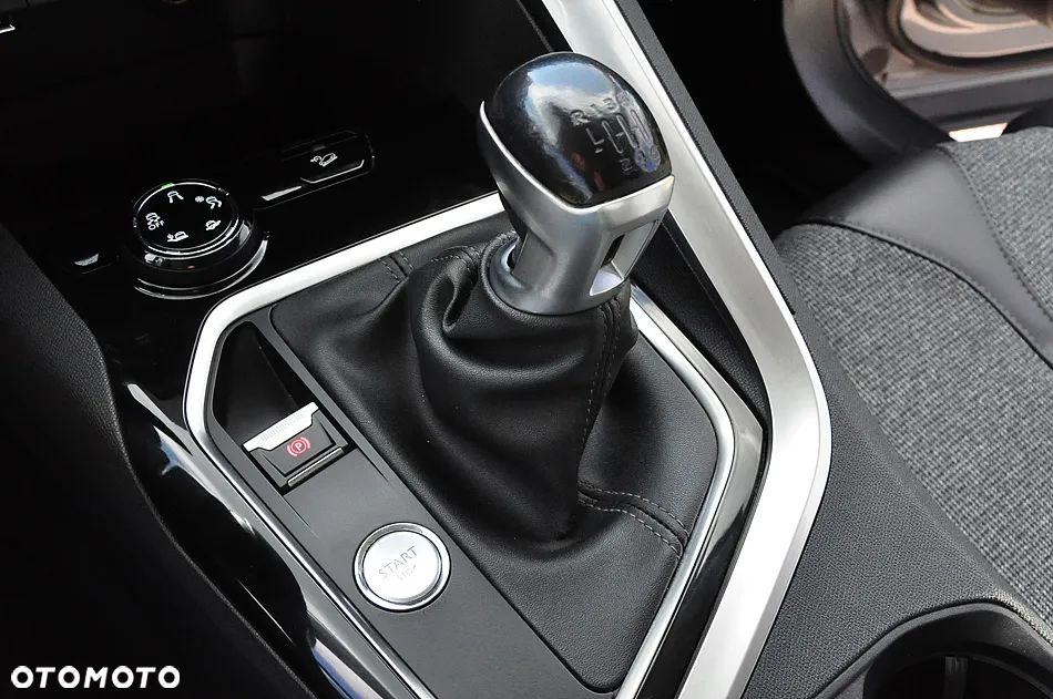 Peugeot 3008 1.6 BlueHDi Allure S&S - 31