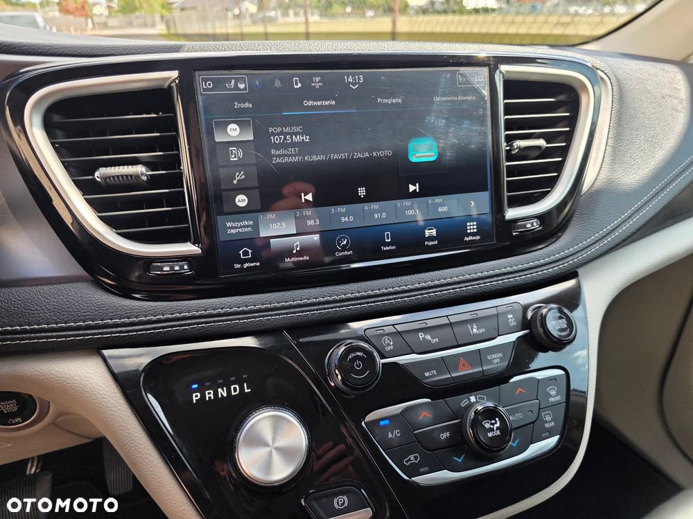 Chrysler Pacifica - 17