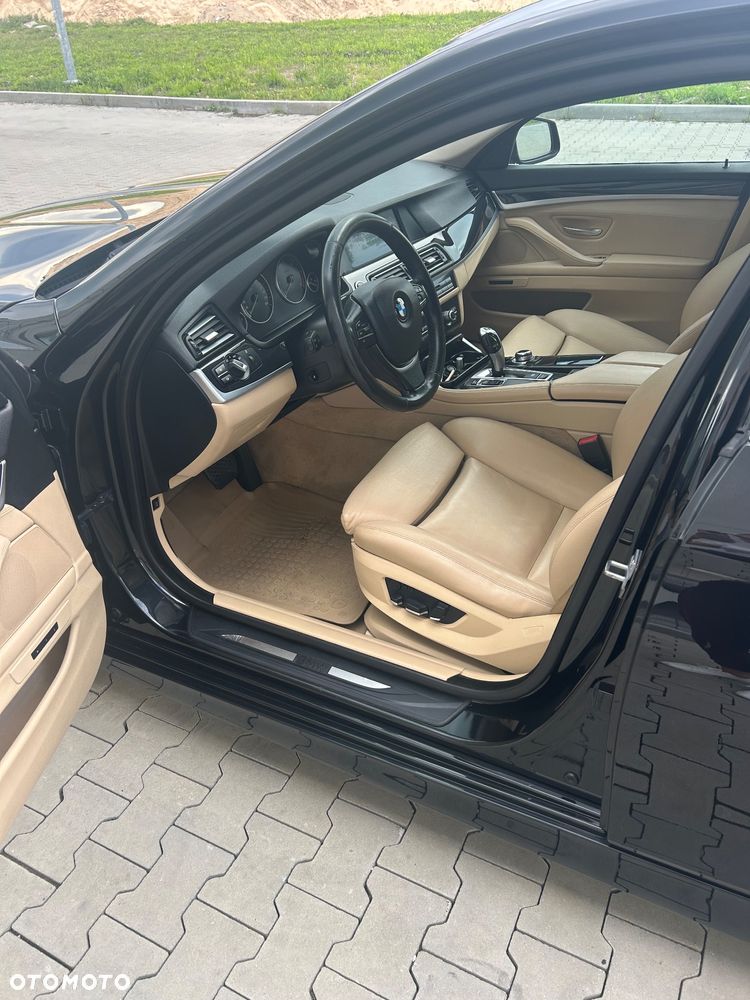 BMW Seria 5 520d xDrive - 6