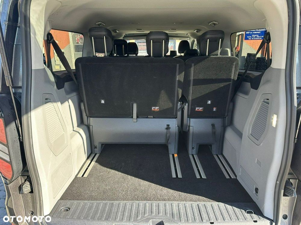 Ford Tourneo Custom - 11