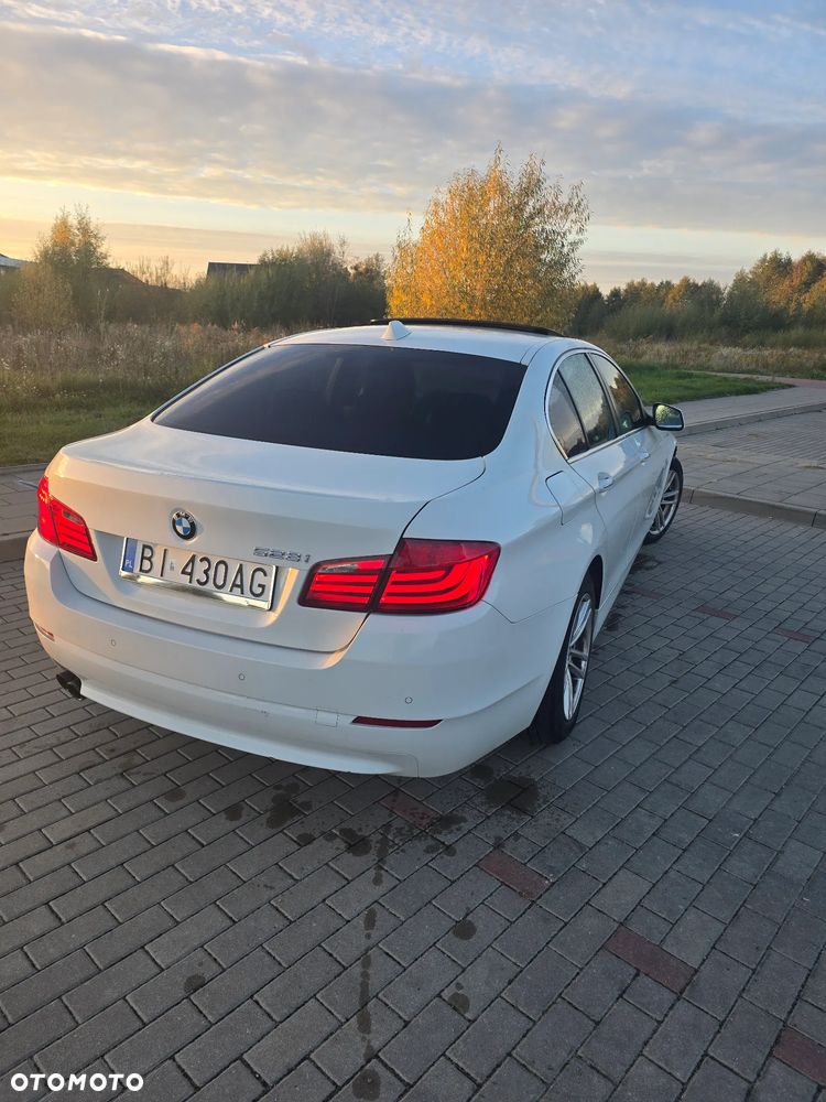 BMW Seria 5 528i - 4