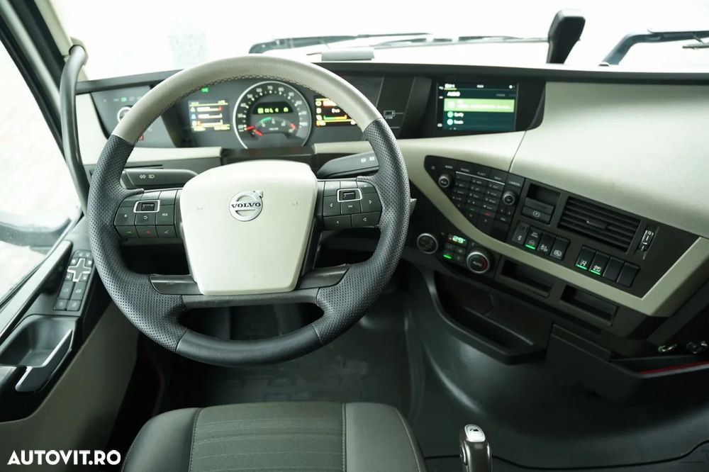 Volvo FH 500 / SISTEM HIDRAULIC / CABINĂ JOSĂ / I-SHIFT / ANVELOPE 100% / - 25
