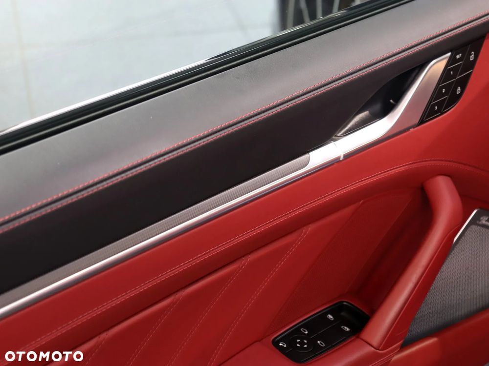 Porsche 911 Carrera Turbo S - 23