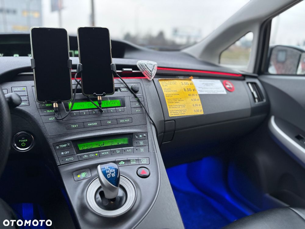 Toyota Prius (Hybrid) Comfort - 9