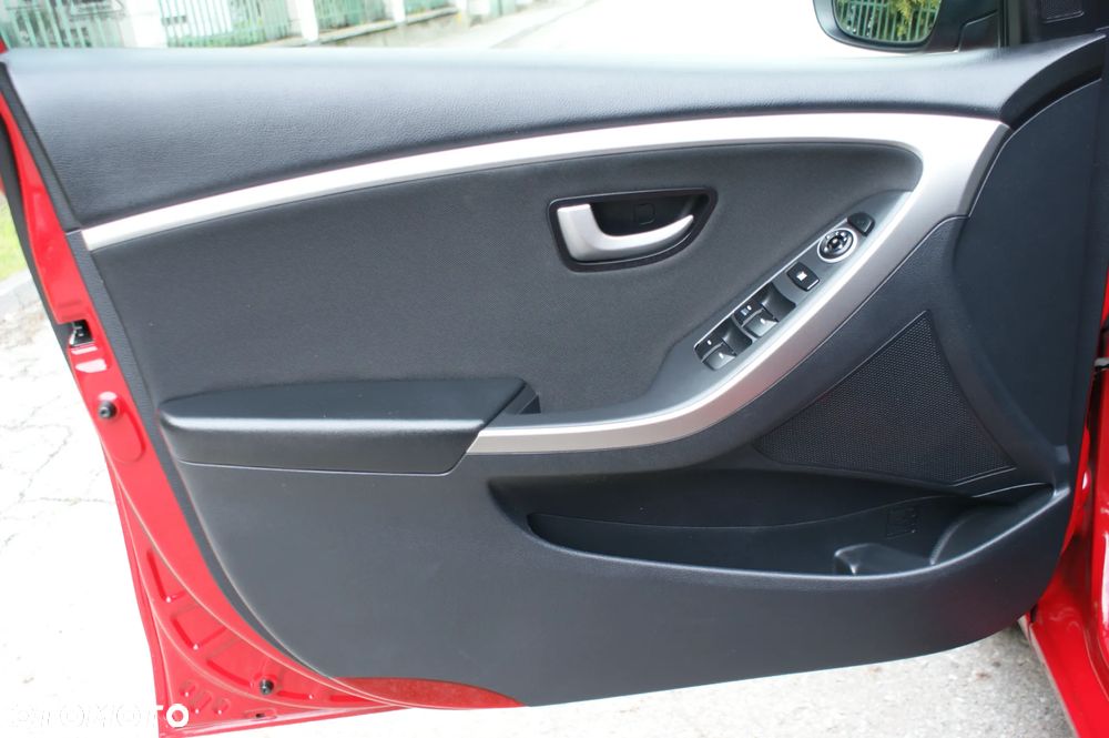 Hyundai i30 1.4 Intro Edition - 8