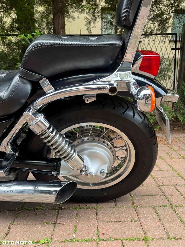 Suzuki Intruder - 14