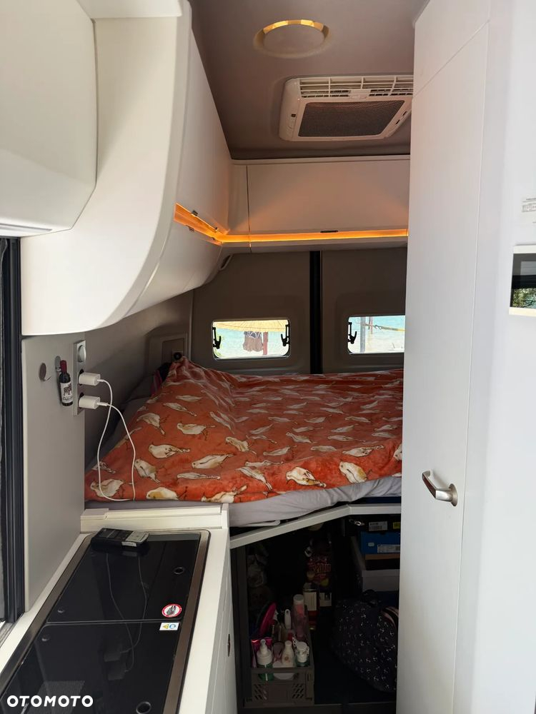Volkswagen Crafter Grand California 600 - 16