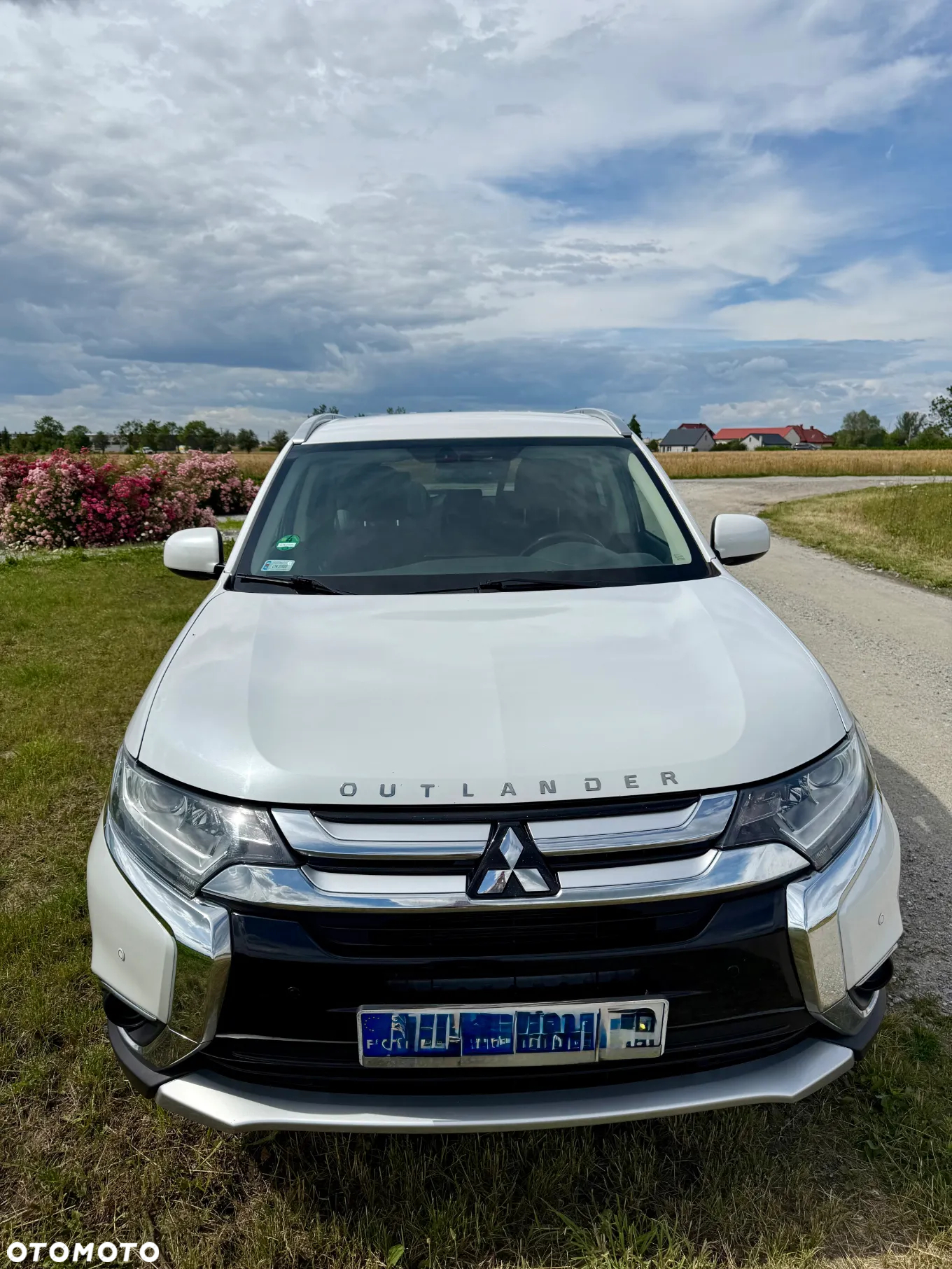 Mitsubishi Outlander 2.0 Invite + 2WD - 2