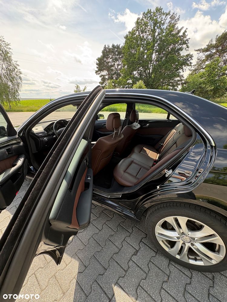 Mercedes-Benz Klasa E 250 CGI BlueEFFICIENCY Avantgarde - 20