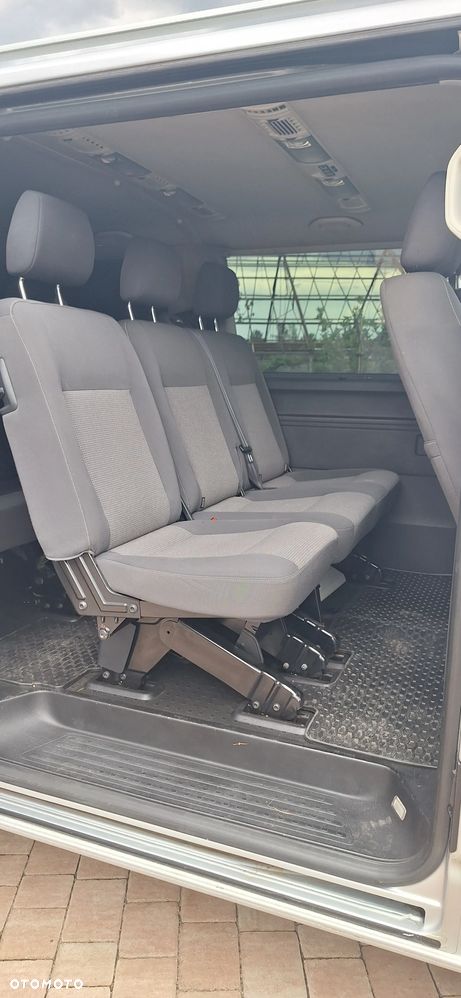 Volkswagen Caravelle - 16