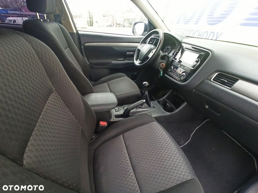 Mitsubishi Outlander 2.0 Intense + 2WD - 12