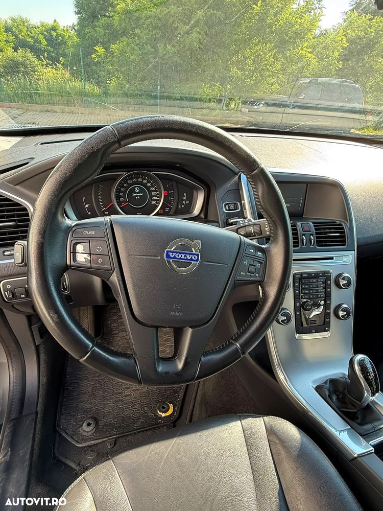 Volvo XC 60 D3 Geartronic Momentum - 18