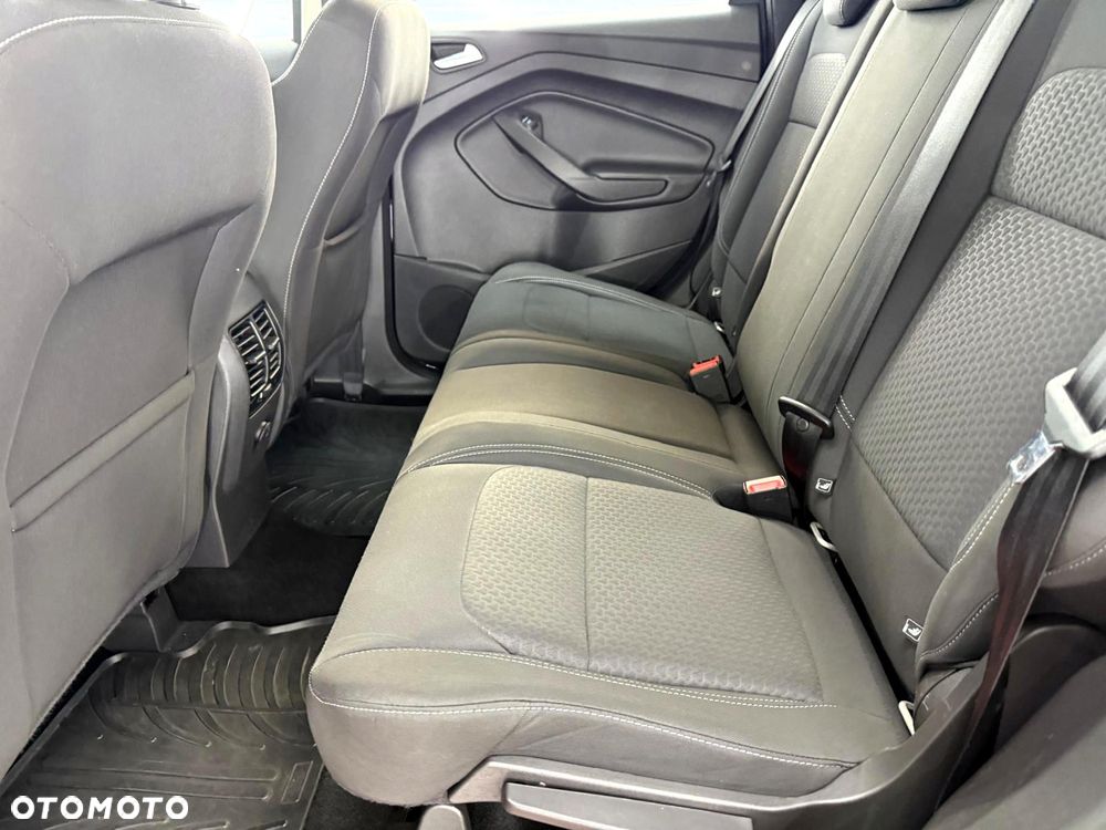 Ford Kuga 1.5 EcoBoost 2x4 Titanium - 25