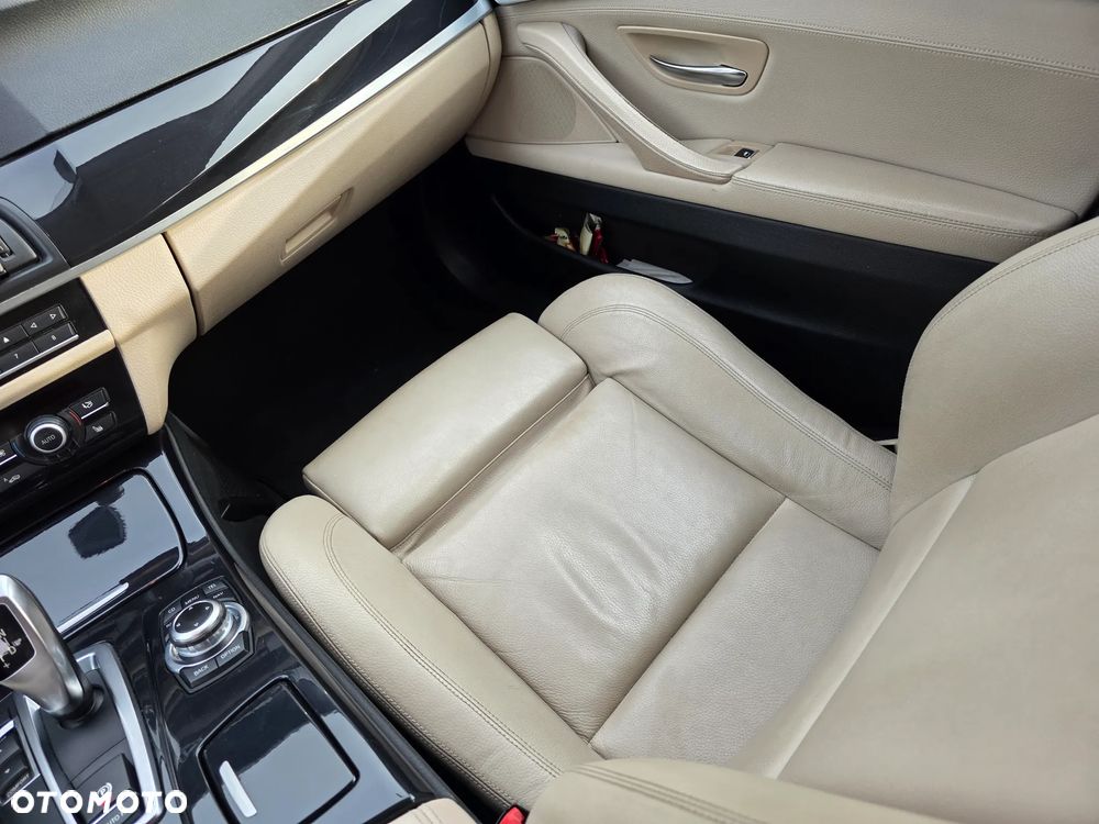 BMW Seria 5 520d xDrive - 9