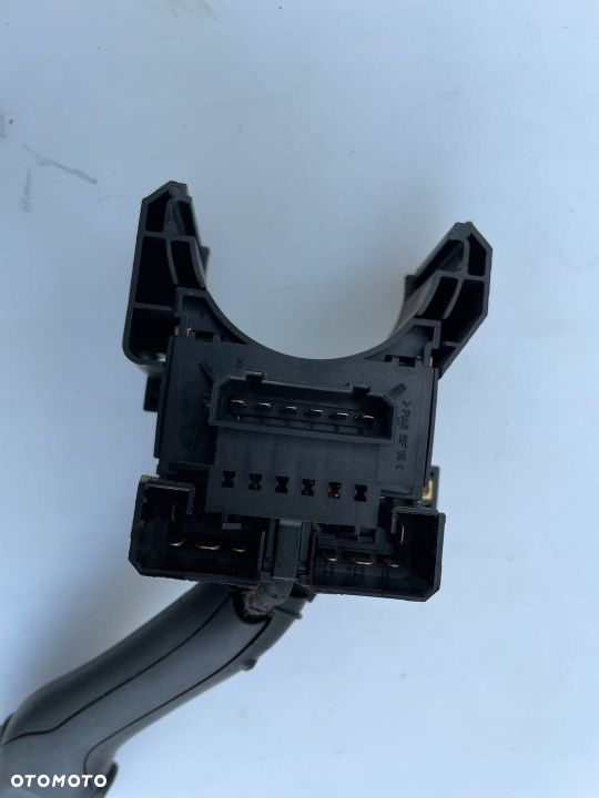 PRZEŁĄCZNIK WYCIERACZEK PASSAT B5 FL 4B0953503H - 4