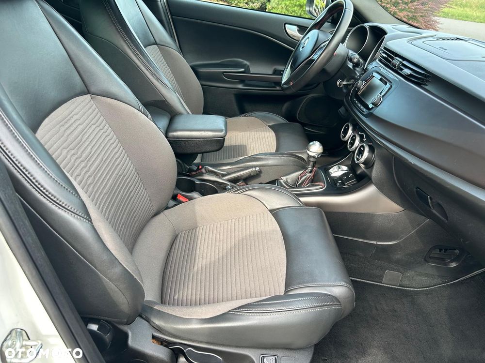 Alfa Romeo Giulietta - 25