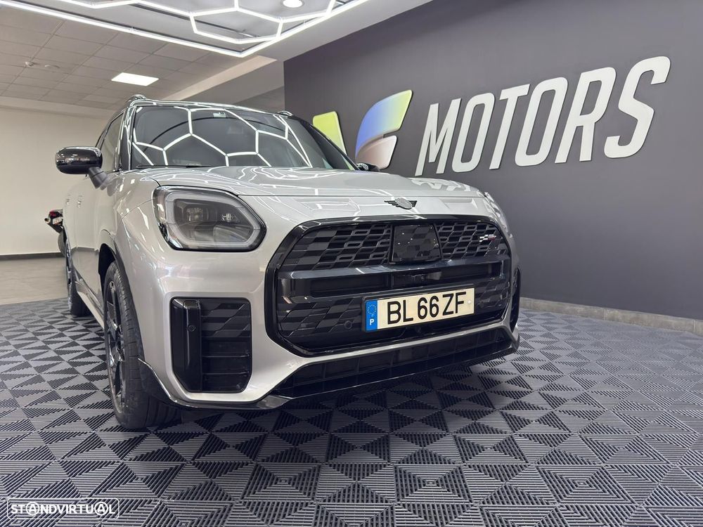 MINI Countryman Cooper SD ALL4 John Cooper Works Auto - 3
