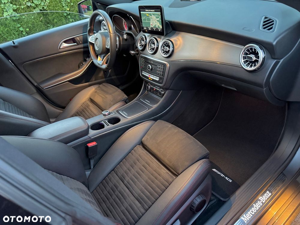 Mercedes-Benz CLA 220 4-Matic AMG Line - 21