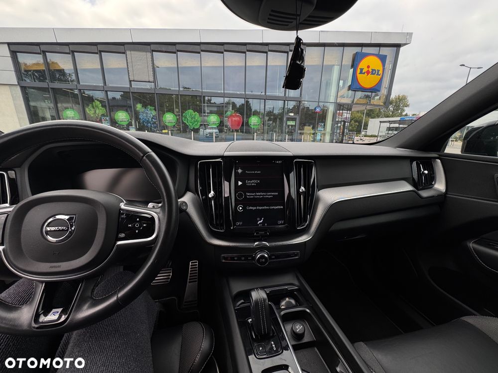 Volvo XC 60 D4 AWD R-Design - 11