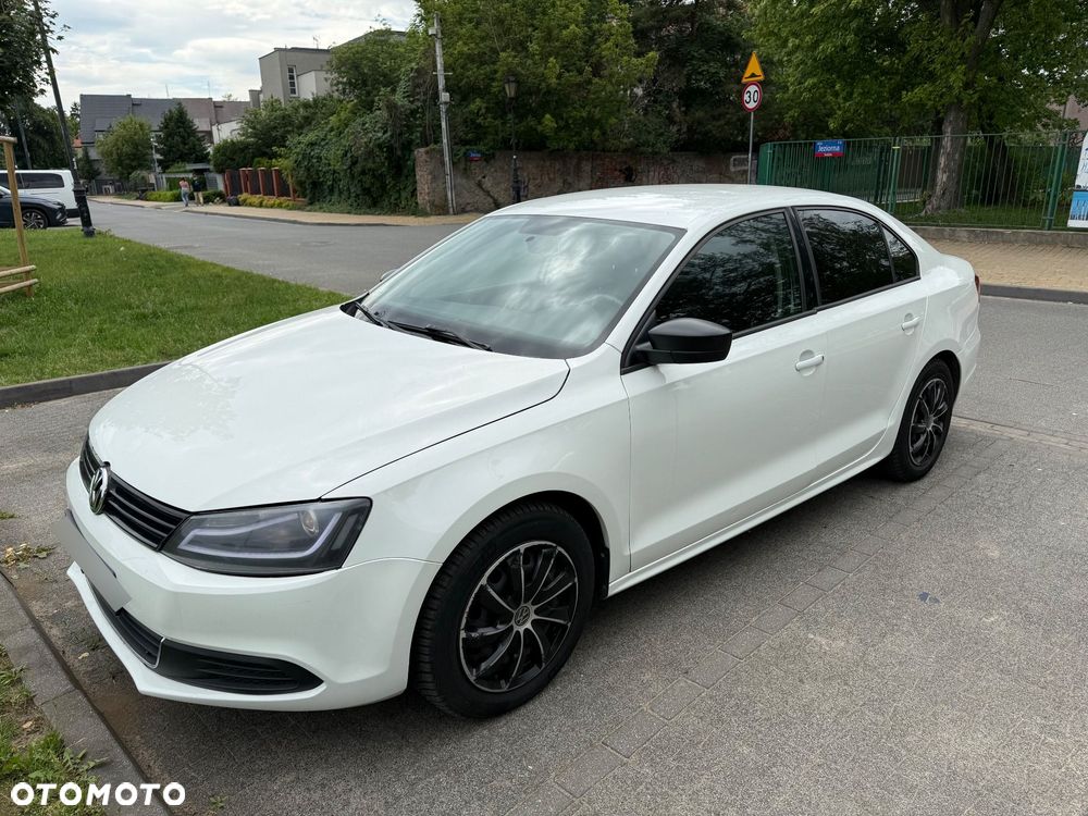 Volkswagen Jetta - 1