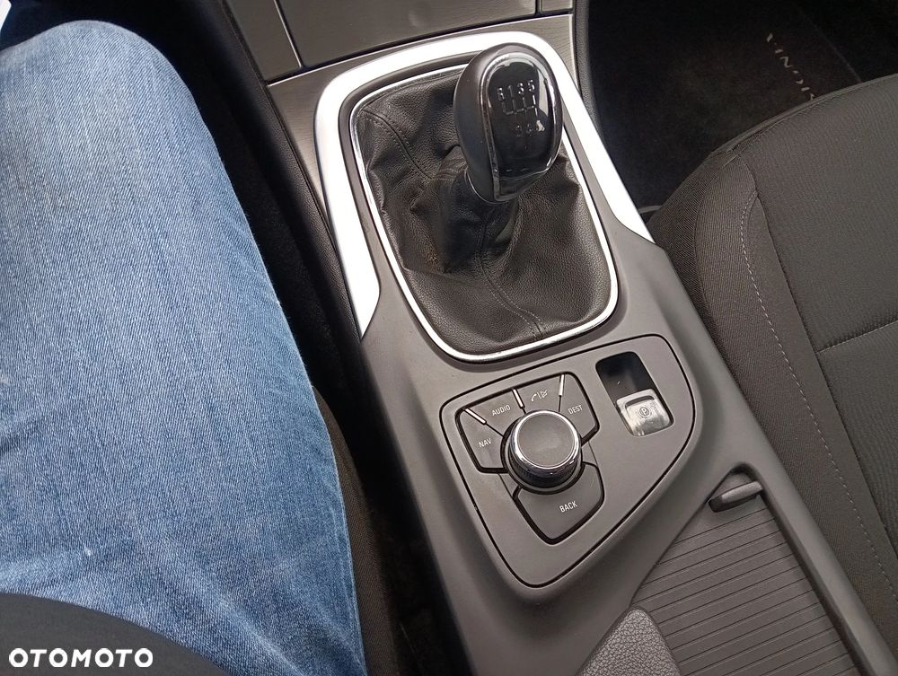 Opel Insignia 1.6 Turbo Edition - 9