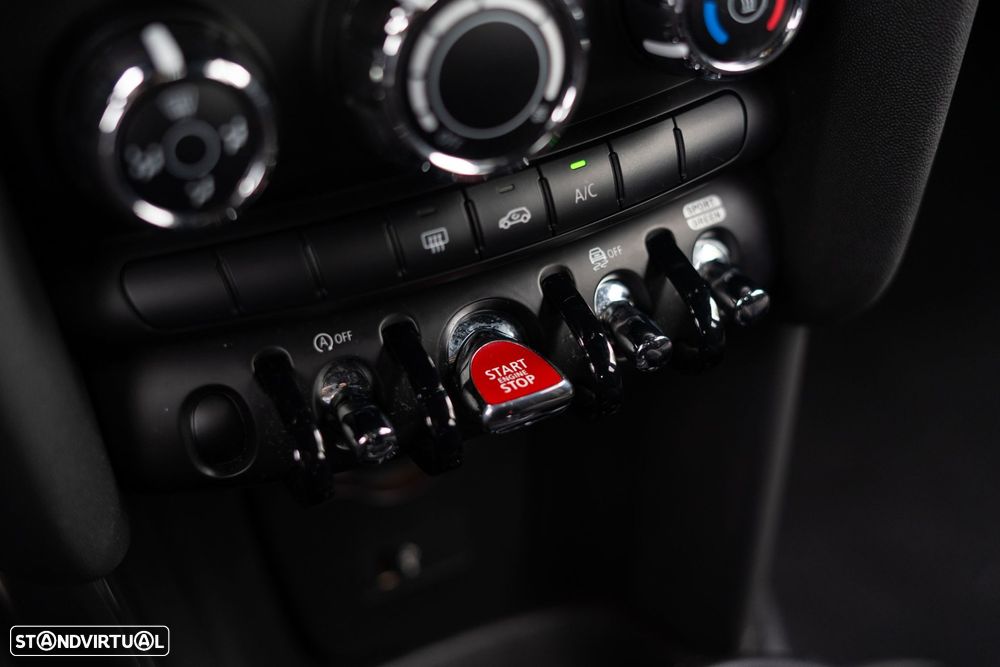 MINI 5 Portas Cooper Premium JCW Auto - 39