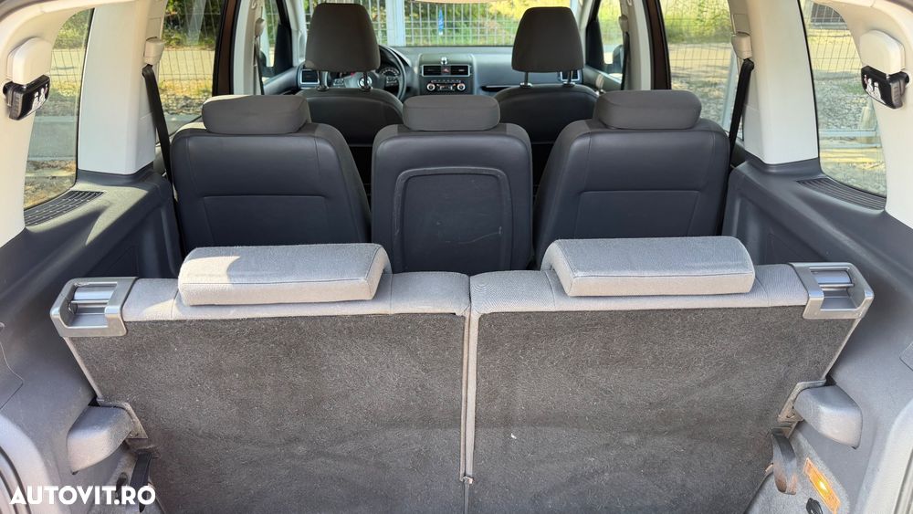 Volkswagen Touran 2.0 TDI DPF DSG Highline - 7