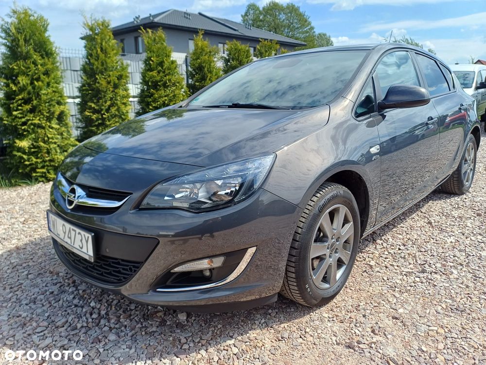 Opel Astra 1.4 Turbo 150 Jahre - 11