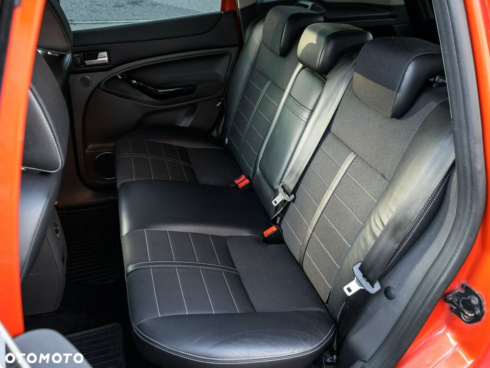 Ford Kuga 2.0 TDCi 2x4 Titanium - 24