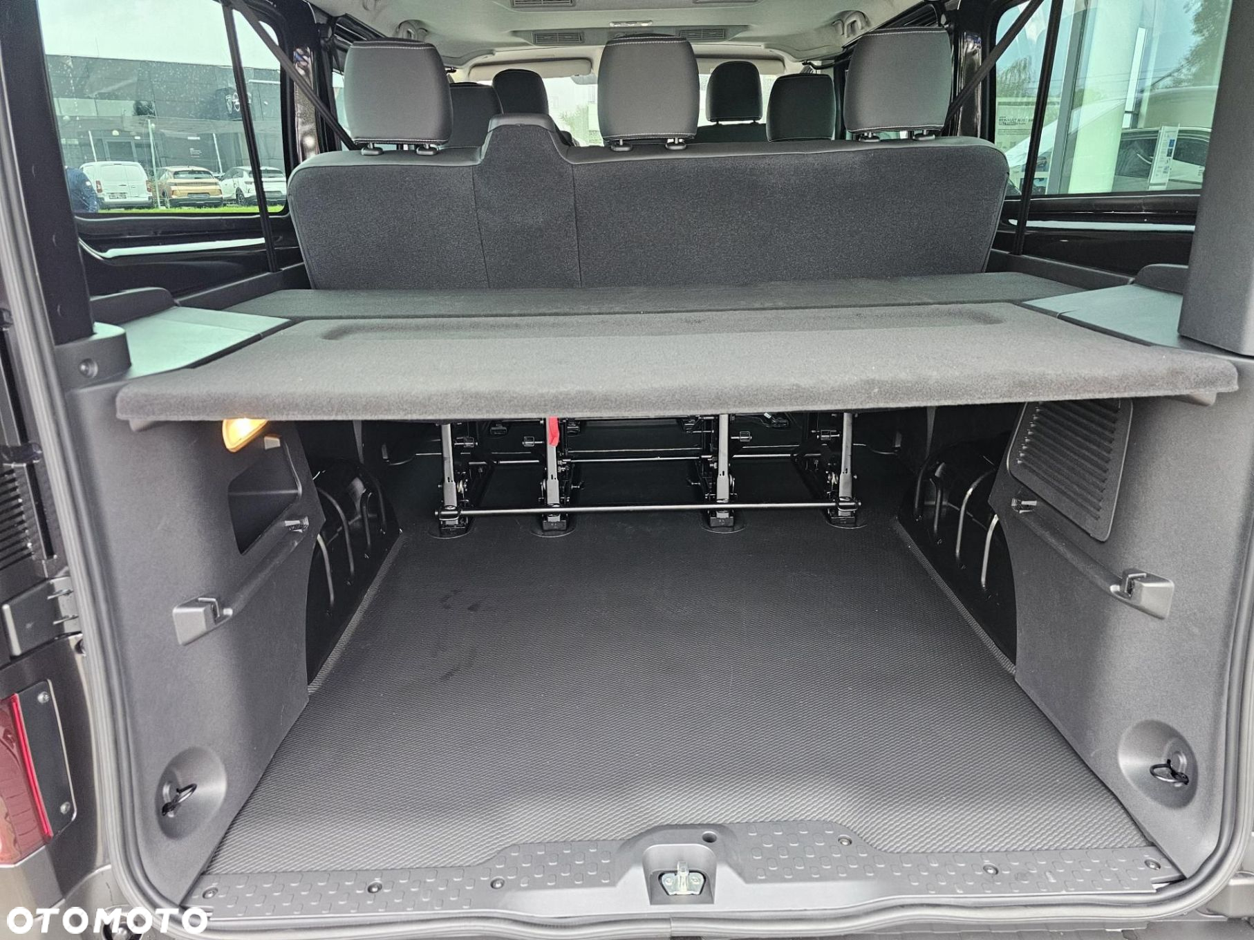Renault Trafic - 10
