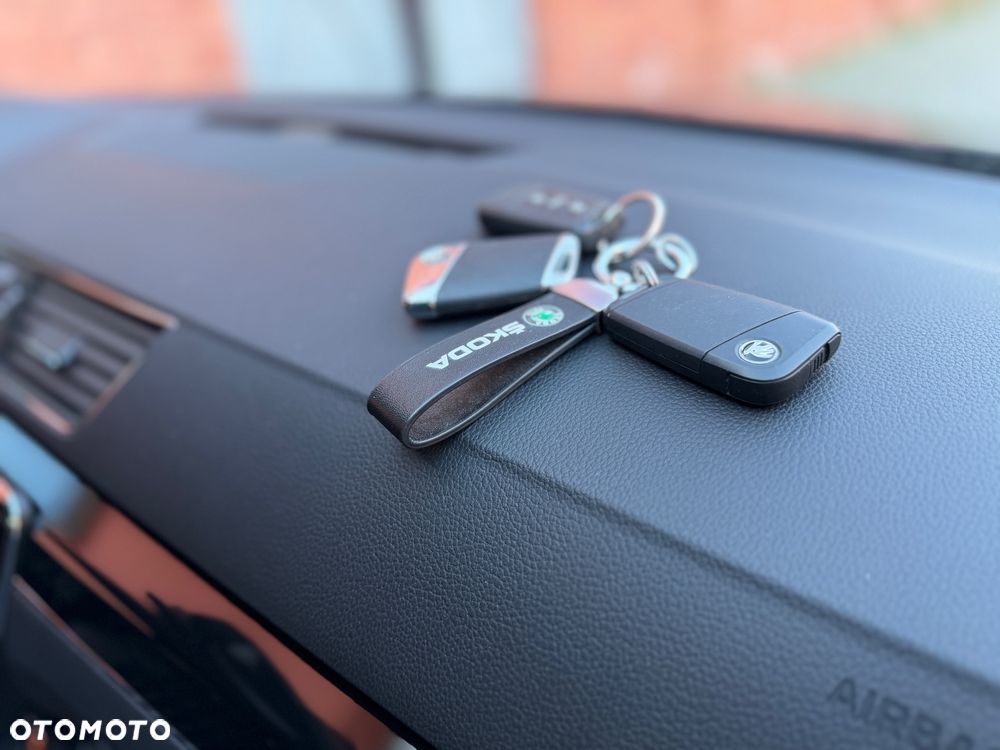 Skoda Superb 2.0 TDI DSG L&K - 34