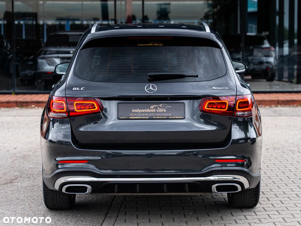 Mercedes-Benz GLC 200 4Matic 9G-TRONIC AMG Line Plus - 20