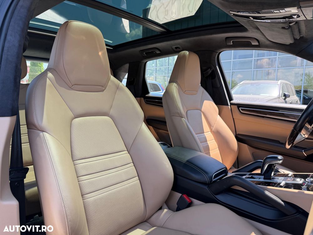 Porsche Cayenne - 17