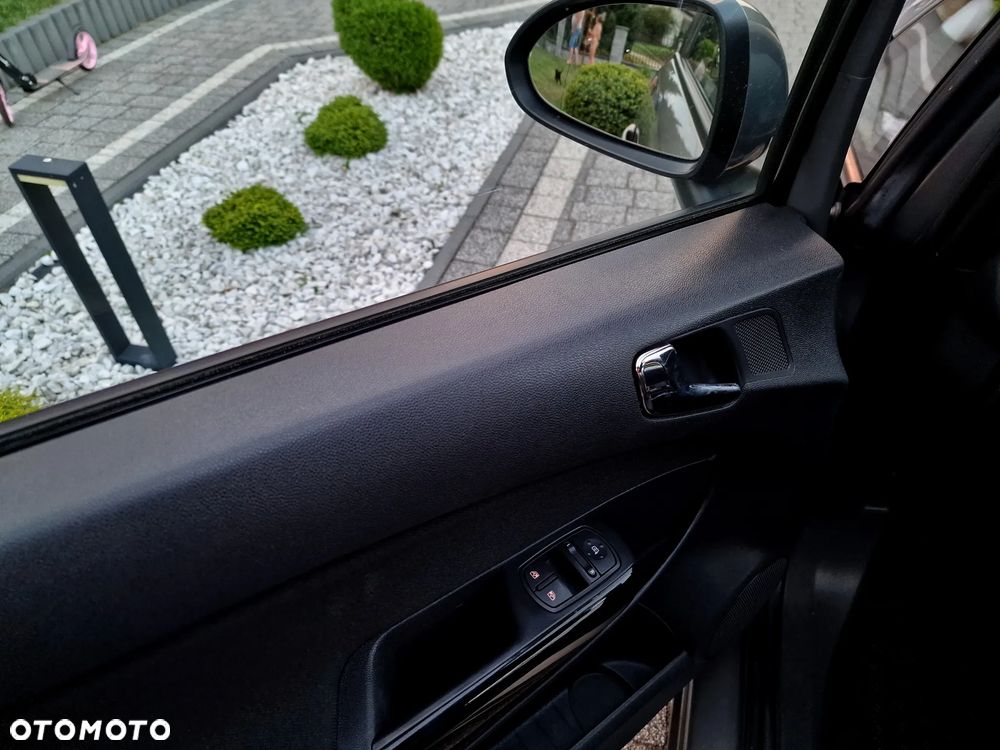 Opel Corsa 1.2 16V Cosmo S&S - 22