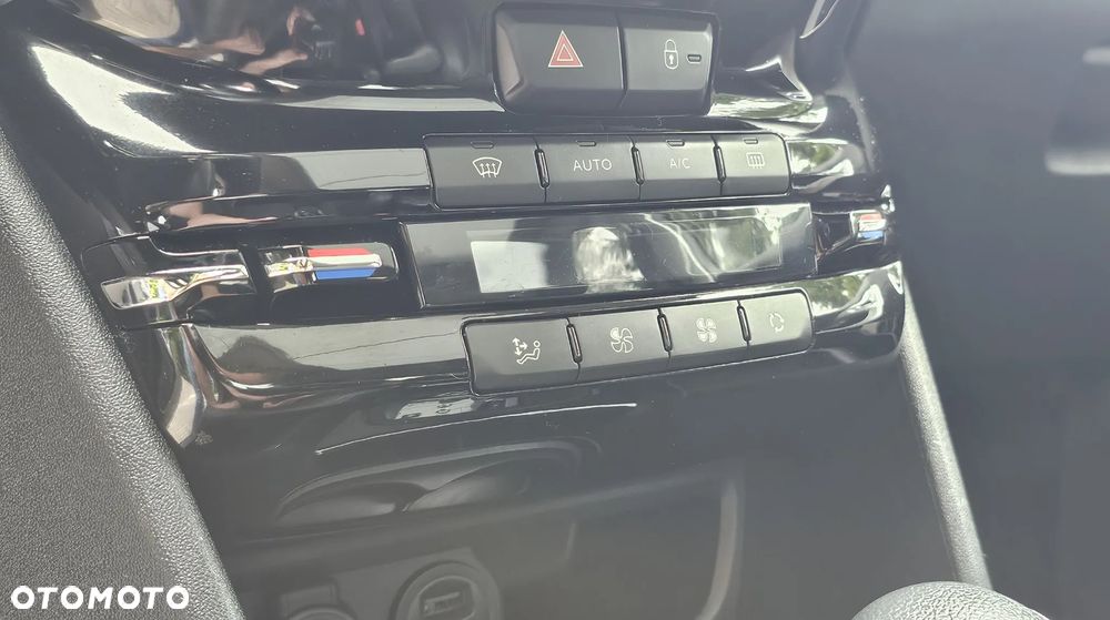 Peugeot 2008 ver-puretech-110-gpf-stop-start-eat6-crossway - 25