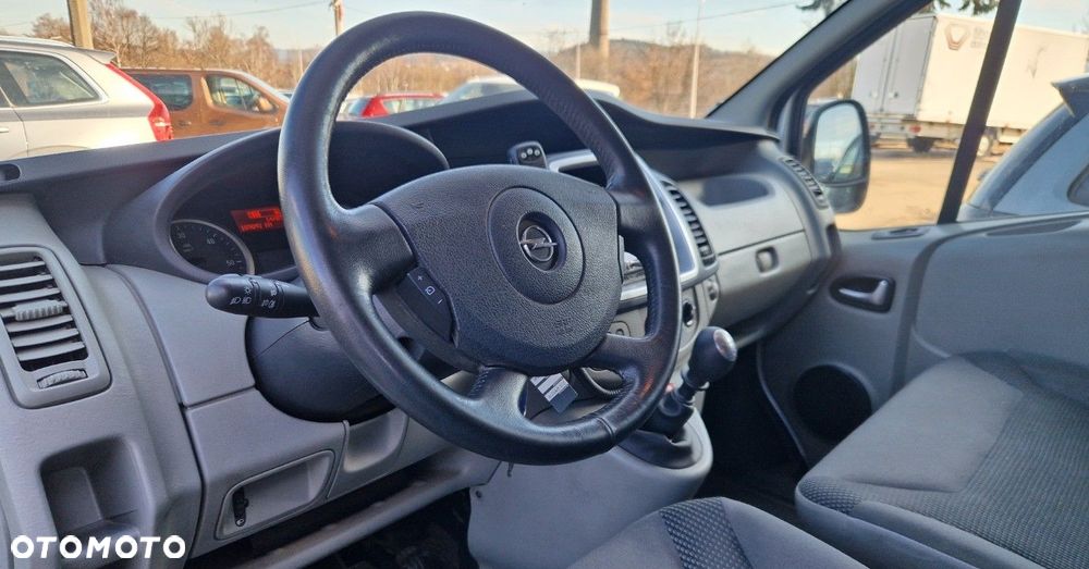 Opel Vivaro - 18