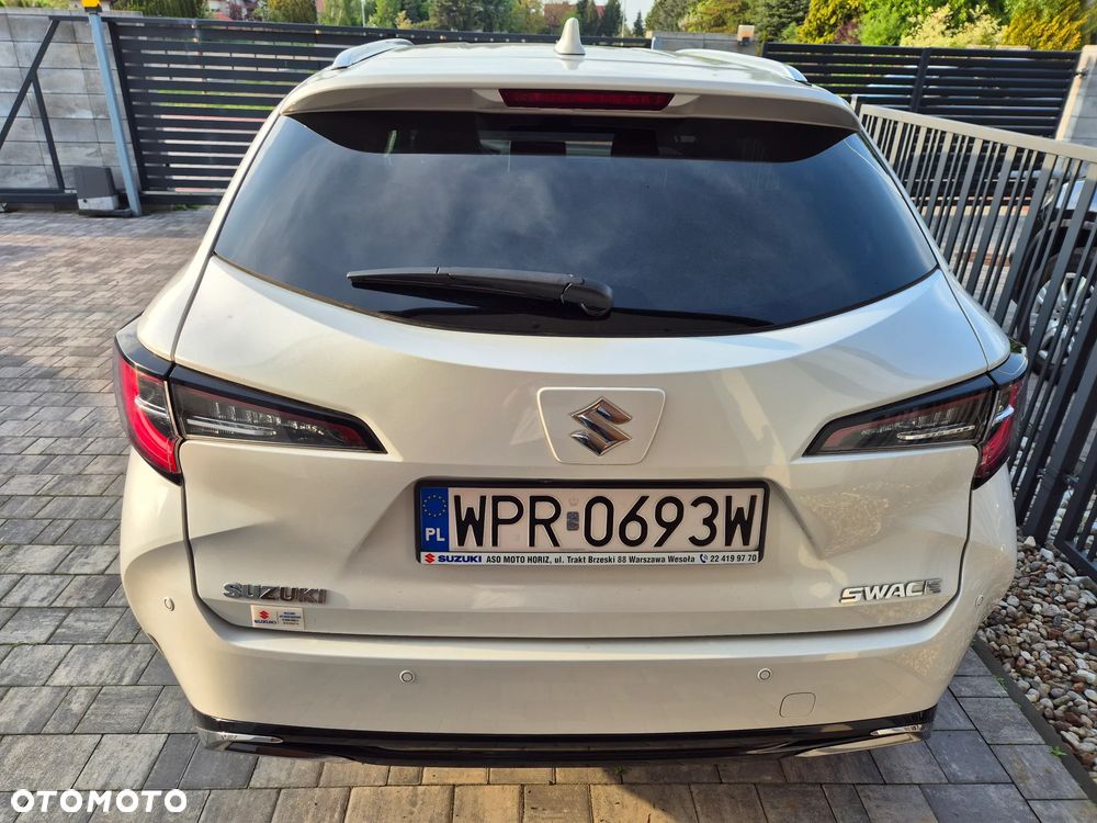 Suzuki Swace 1.8 Hybrid Premium Plus CVT - 12