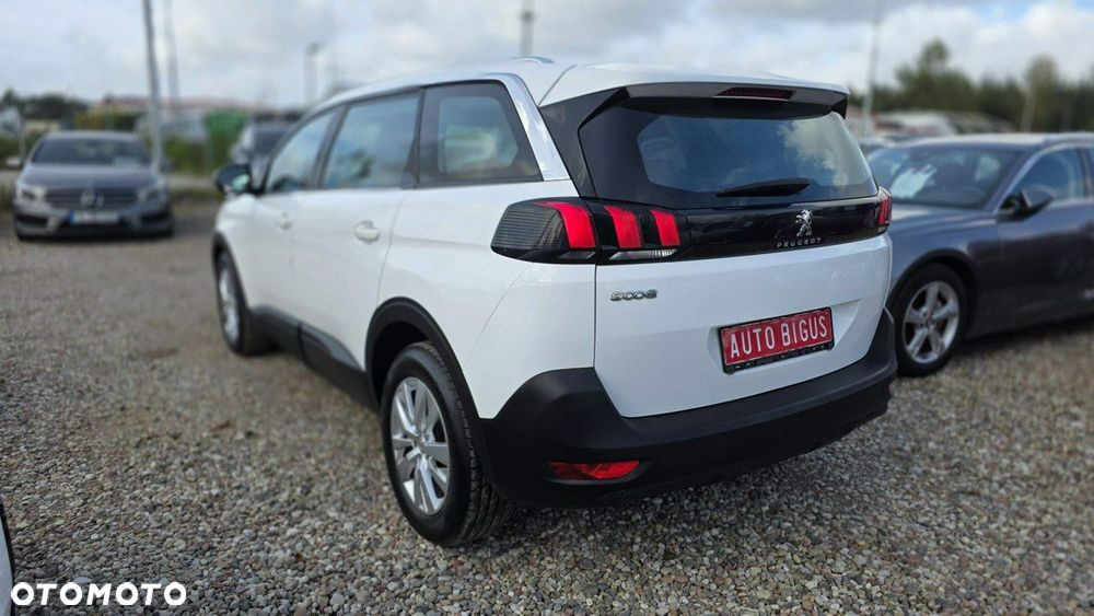 Peugeot 5008 - 8